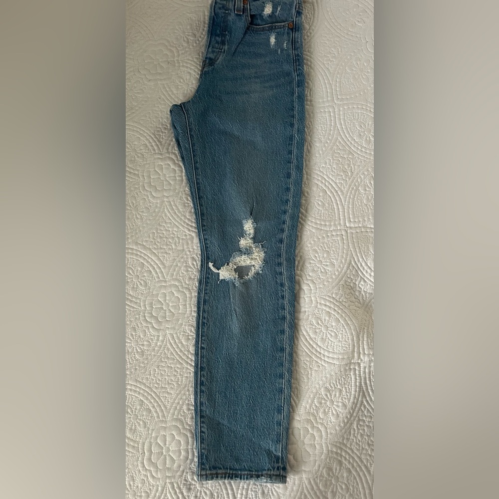 Levi's Mid Blue Straight-Leg Jeans with Distressed Knee